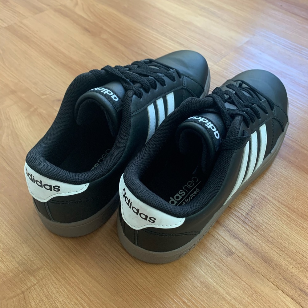 Shoes - Picture 2 of 3